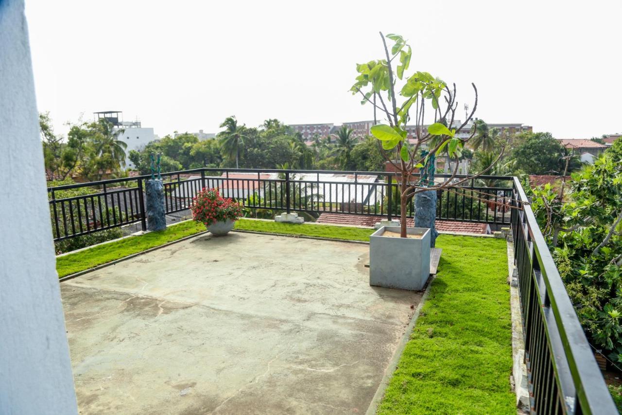 Nebula Residence Negombo Extérieur photo