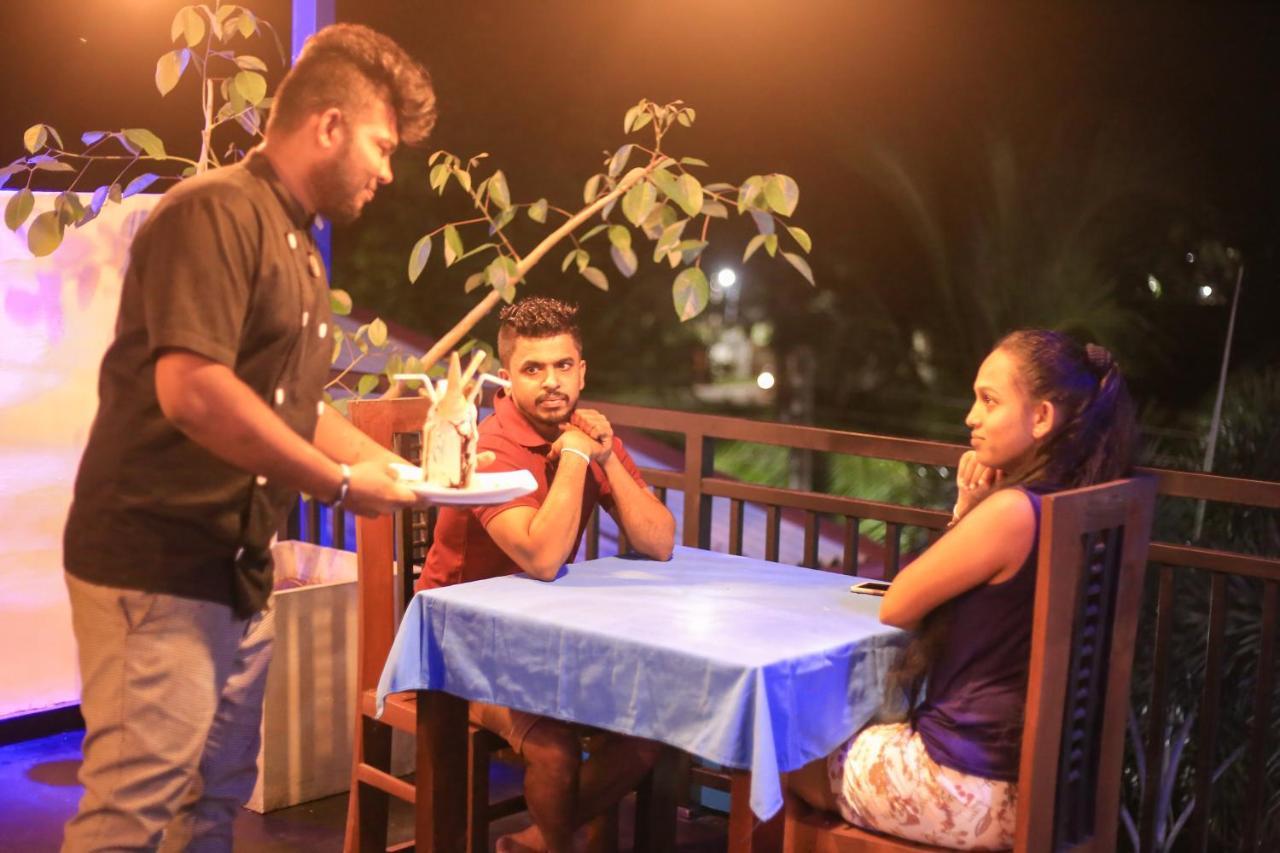 Nebula Residence Negombo Extérieur photo