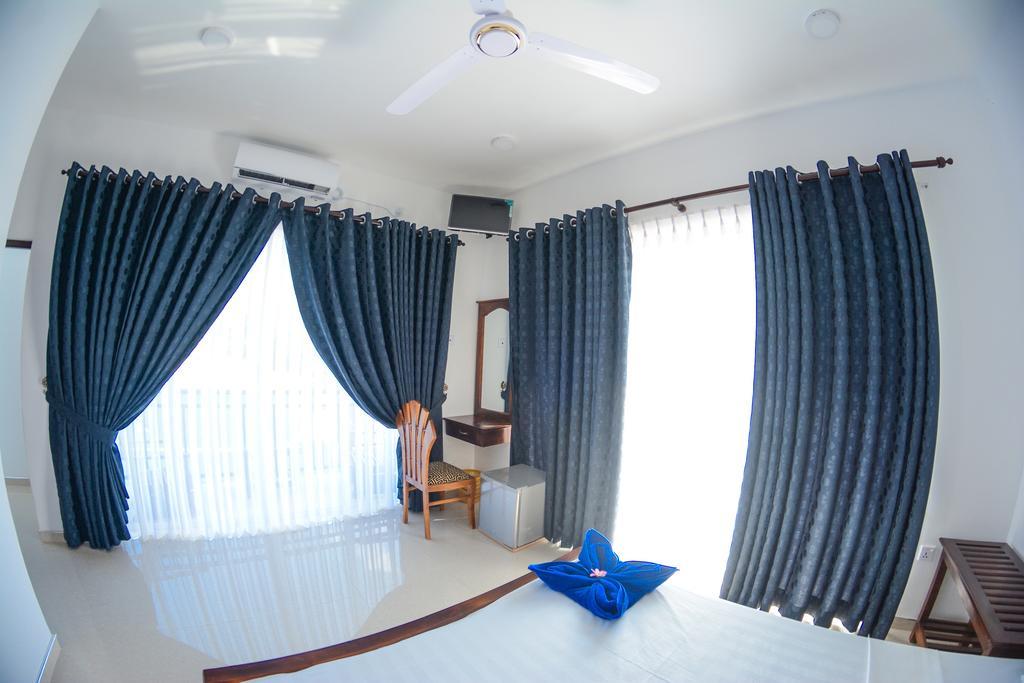 Nebula Residence Negombo Extérieur photo
