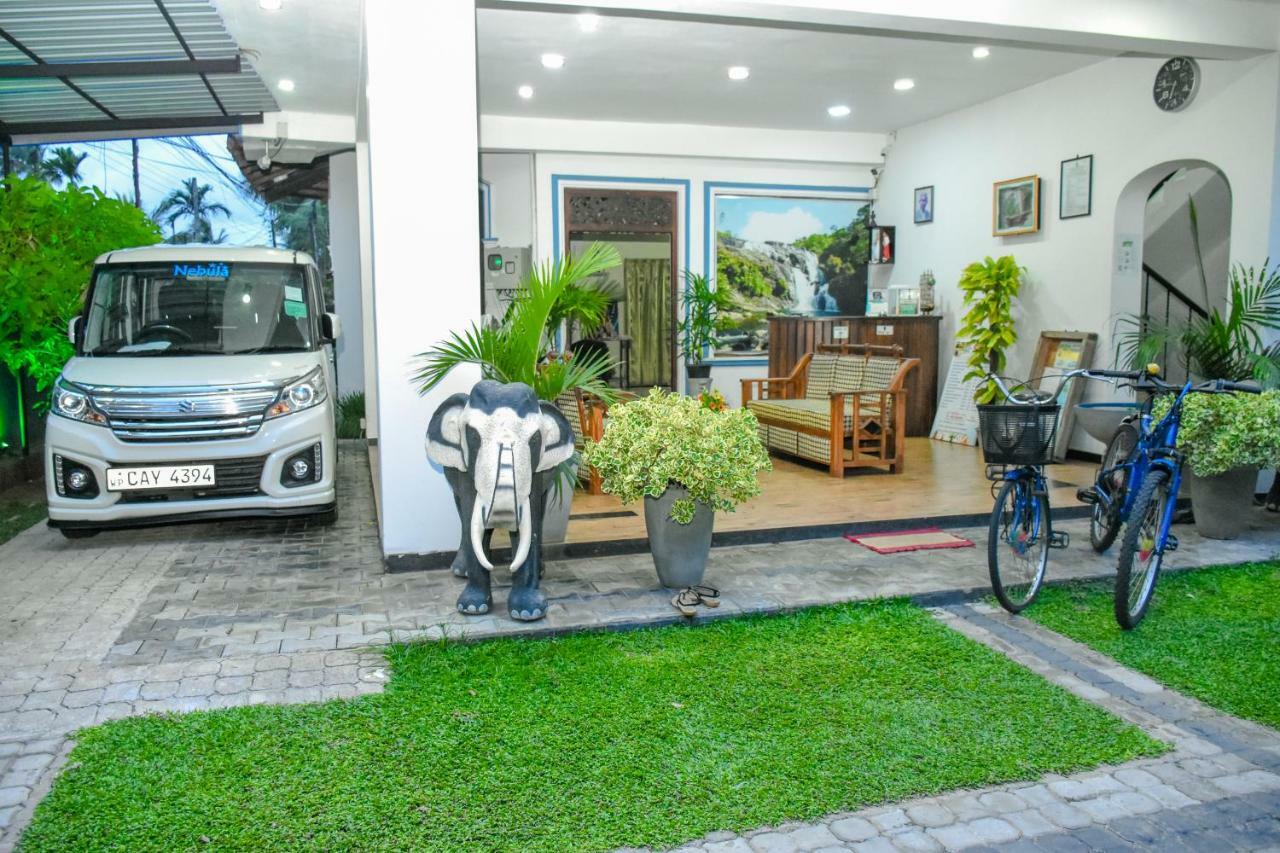 Nebula Residence Negombo Extérieur photo
