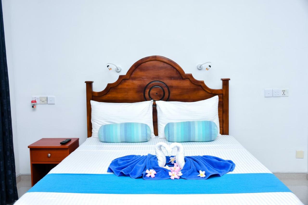 Nebula Residence Negombo Extérieur photo